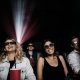 Kinozuschauerinnen mit 3D Brillen lächelnd im Kino